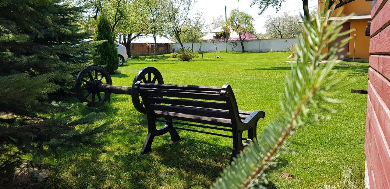 Pensiunea Miraj Polovragi Esterno foto