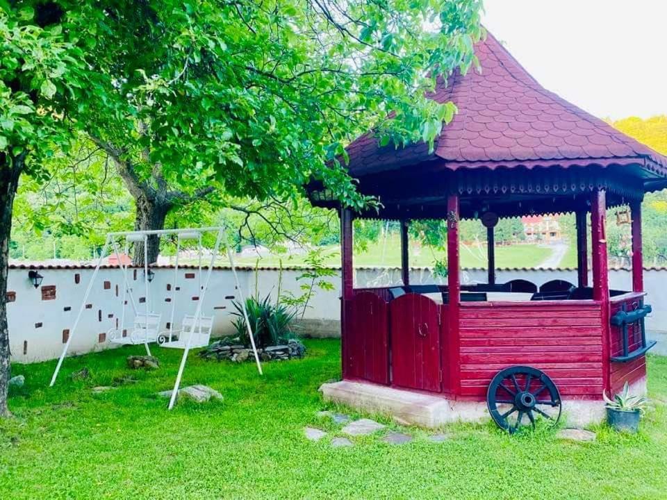 Pensiunea Miraj Polovragi Esterno foto