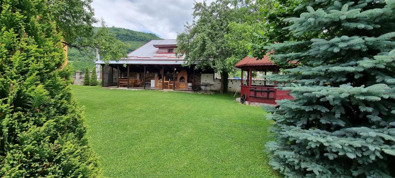 Pensiunea Miraj Polovragi Esterno foto