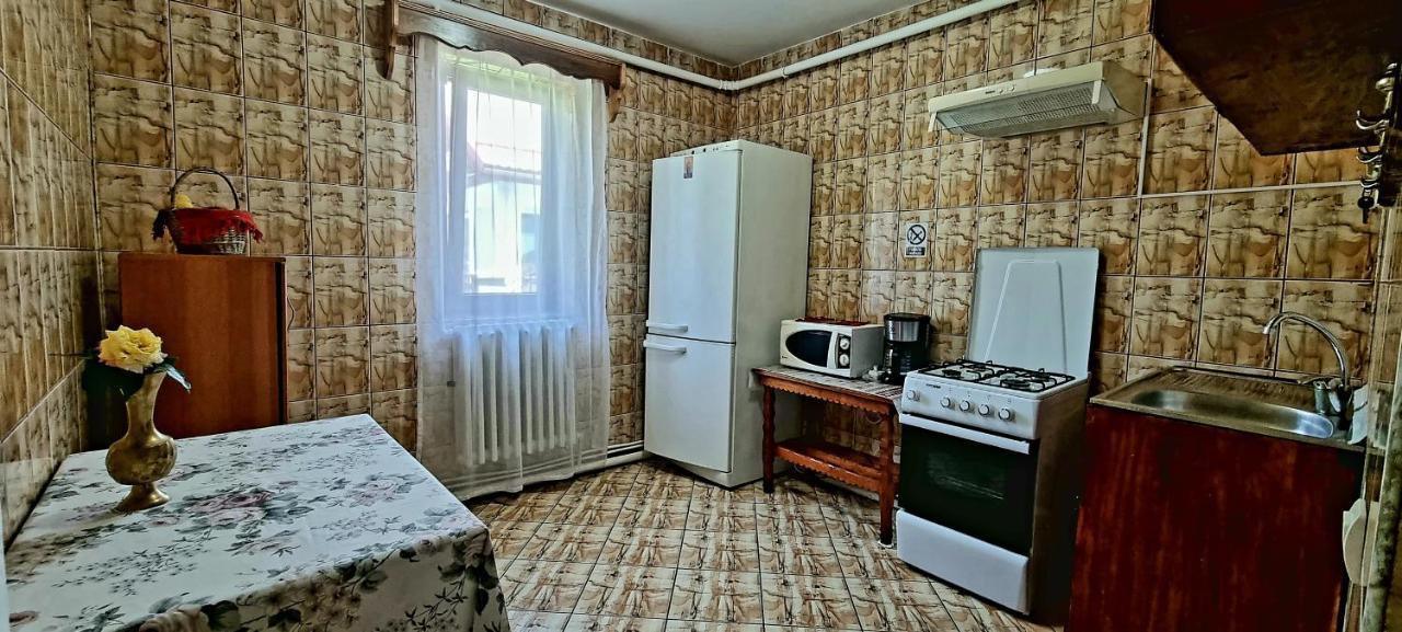 Pensiunea Miraj Polovragi Esterno foto