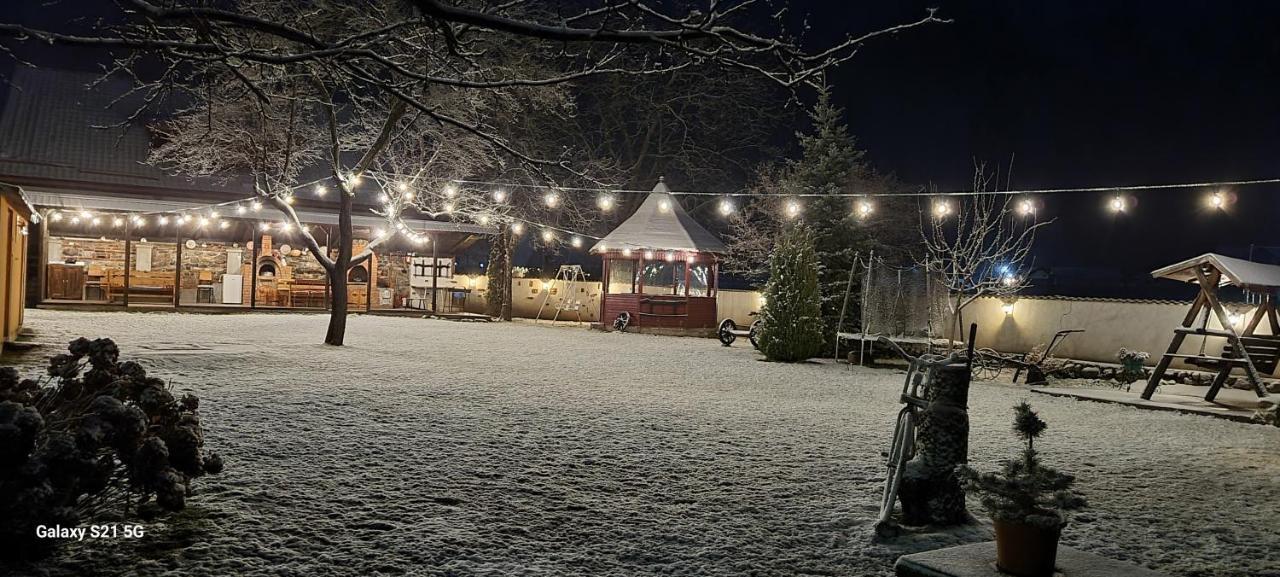 Pensiunea Miraj Polovragi Esterno foto